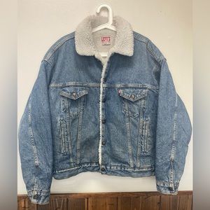 Vintage Levi’s 1980s 70609 Sherpa Trucker Denim Button Jacket